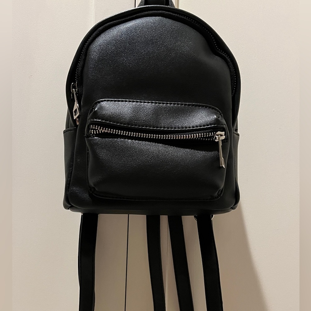 Nordstrom Faux Leather Black Mini BackPack With Zippers. Mini black bag purse - Picture 4 of 6